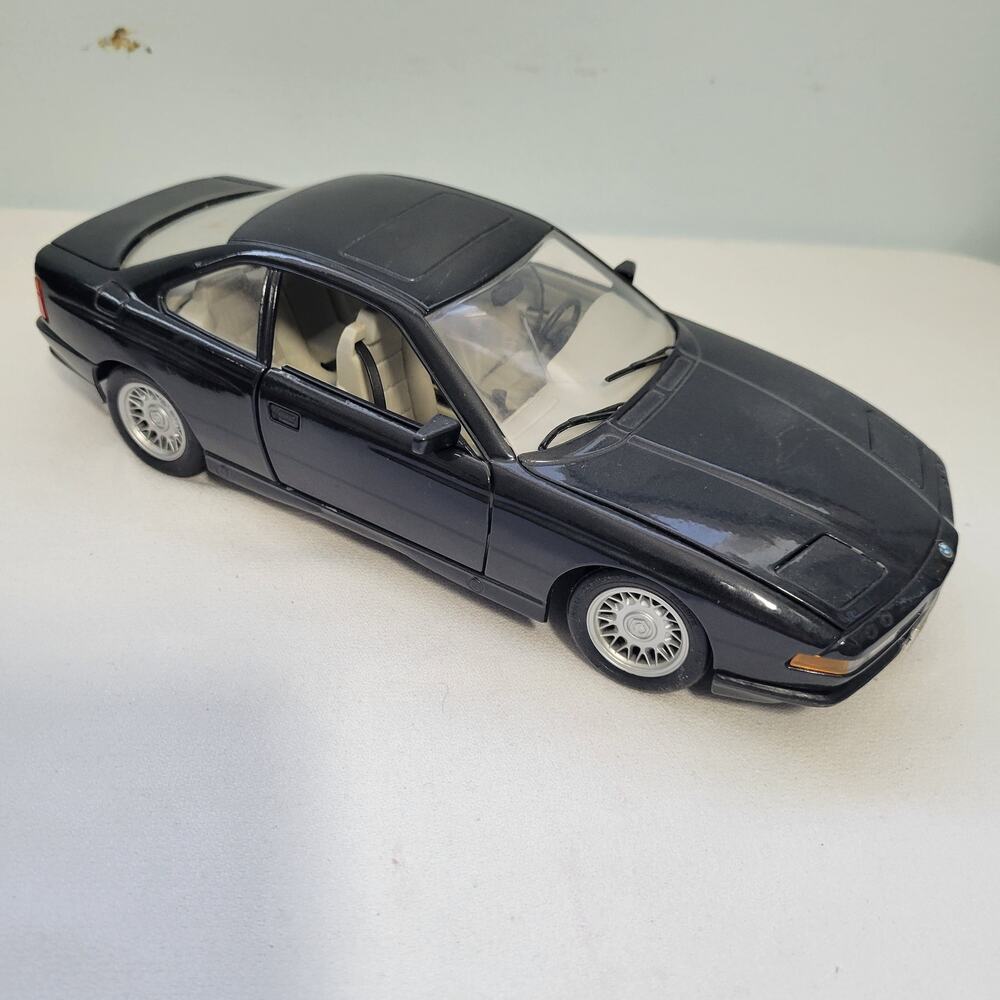 Maisto Vintage 1990 1/18 Scale Diecast Model Car Black BMW 850i  6226-1Box7 - Picture 9 of 9